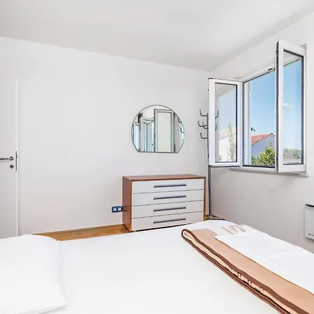 Cozy In Barbat With Wifi Apartamento