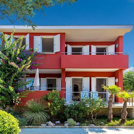 Cozy In Barbat With Wifi Apartamento *